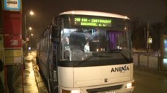 VIDEO: Lidé v autobuse jako rukojmí. Řidič hledal mobil