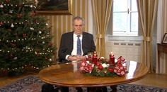 Nebyl to dobrý rok, řekl Zeman při vánočním projevu. Vyzval k povinnému očkování