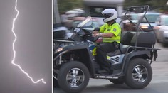 Do policisty na čtyřkolce udeřil blesk. Letěl pro něj vrtulník