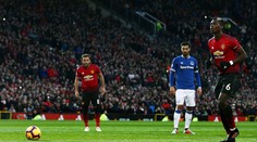 Bláznivý Pogba! Do auta cupitá stejně pomalu jako na penaltu
