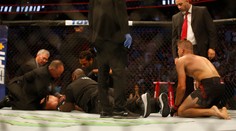 Brutální knockout! Price poslal soupeře do bezvědomí kopem vleže