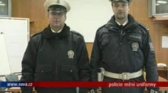 Policie převléká kabáty