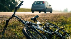 Tragická nehoda na Třebíčsku. Po srážce s autem zemřela cyklistka