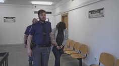 Policie zabránila masakru v nákupním centru. Dívce hrozí až 18 let vězení