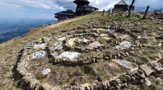 KRNAP pátral po vandalech ze Sněžky, přišli se přihlásit a dostali pokutu