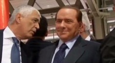 Milovat dívky je lepší, než být homosexuál, tvrdí Berlusconi