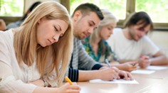 Maturanti letos excelovali v angličtině. V matematice si ale pohoršili