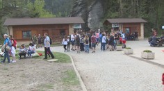 Skalní města nezvládají turisty z Polska. Policie opět zavírá hranici