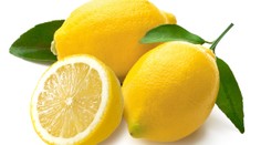 Kilo citrónů stojí i stokorunu! Víme, čím drahé ovoce nahradíte