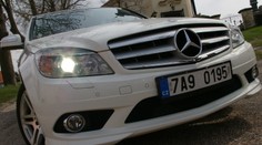 Adrenalin i hýčkání v Mercedes-Benzu C350