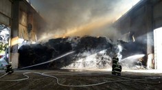 Ve Ctiboři hoří skladiště plné sena, zasahuje 5 hasičských jednotek