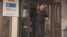 Drama při zatýkání ženy se žloutenkou. Poplivala policistu a mohla ho nakazit