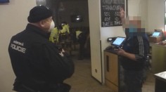 Další hostinský měl i přes zákaz otevřeno. Zakročili strážníci