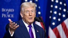Obavy z další války rostou. Trump o všem rozhodne do 10 dnů