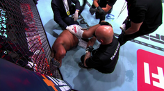 UFC bijec doplatil na vlastní nešikovnost. Zranil se v kleci před zápasem