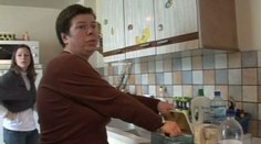 Máma jim umírá na rakovinu. O děti se nemá kdo postarat
