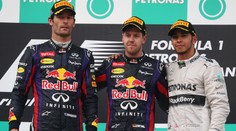 Rozpaky v Sepangu! Vettel ukradl vítězství Webberovi, Mercedes obral Rosberga o pódium