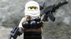 Bin Ládin pro děti. Jako Lego figurka