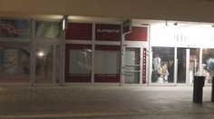 Cizinec se pokusil vloupat do zlatnictví. Na místě činu ho zadržela mladá žena
