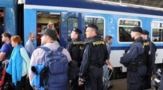 Uprchlíci se v Praze na nádraží poprali s policisty, 10 zatčených