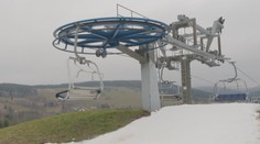 Zájem o pobyty na horách neutichá. Počasí ale lyžařům nepřeje