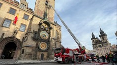 Unikátní cvičení pražských hasičů. Trénovali přímo na Staroměstské radnici