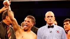 Jsem gay, přiznal se boxer Cruz a pak zmydlil soupeře