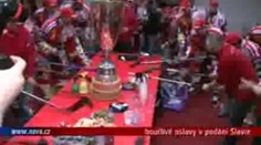 VIDEO: Jak se slaví hokejový titul?
