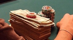 Cash game vs. turnaj
