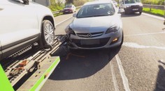 Hromadná nehoda ucpala dálnici D11, kolona měla kilometry