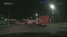 Na Eurotunel útočí tisíce uprchlíků! Jednoho přejel kamion