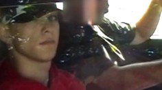 Kopal pošťačku do obličeje, před policisty litoval. VIDEO