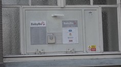 V polském babyboxu našli předčasně narozené miminko. Je ve vážném stavu