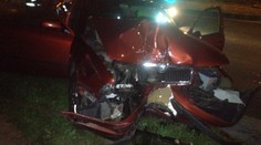 Opilá řidička rozbila auto o sloup. Nadýchala skoro 2 promile