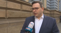 Žhářský útok na MHD. Česká diplomacie by měla rychle zakročit, říká politolog