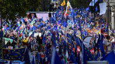 Britům už dochází trpělivost s brexitem. EU s odkladem zatím váhá