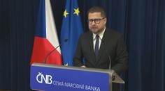 Šéf ČNB Michl vydělává 750 tisíc měsíčně. Statisíce mají i další úředníci