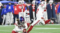 Největší trapas v historii NFL? Hráč místo do míče kopl do země