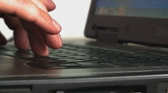 Můžu si na internetu psát, co chci? Ptejte se právníků ohledně kyberšikany