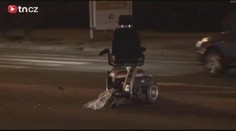 VIDEO: Policejní HYENA srazila vozíčkářku. Na přechodu!
