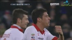 VIDEO: Dal soupeři pěstí, teď si Chivu NEZHARAJE
