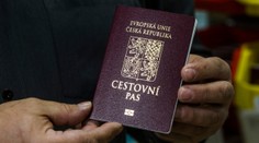 Snadnější cesty na dovolenou: Letní sezónu mají zachránit covid pasy