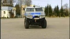 Tohle je speciální auto pro polskou policii. Podívejte se