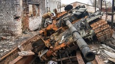 Tanková velmoc bez tanků: Putin musel "škemrat" o zbraně u nečekané země