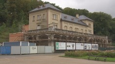 Malá domů, byznys pro kamarády, politici zuří kvůli pronájmu památky