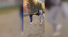 Kopance i tvrdé údery pěstmi do hlavy. Policie hledá svědky surové bitky