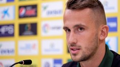 Fotbalista Pekhart kopl protihráče v průběhu zápasu a dostal vysoký trest!