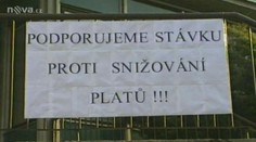 Vláda schválila uvolnění platových tarifů