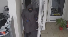 Ozbrojené přepadení banky v Mladé Boleslavi. Lupič odešel s hromadou peněz
