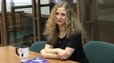 Zakládající členka kapely Pussy Riot utekla z Ruska. Hrozilo jí vězení